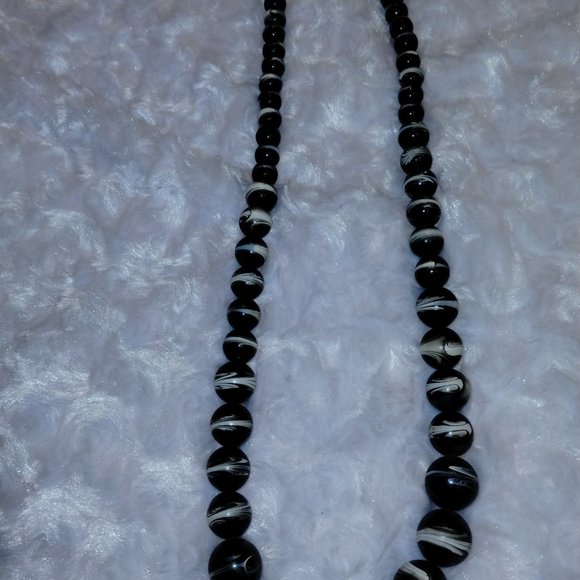 Rare Beaded Necklace - Picture 3 of 5